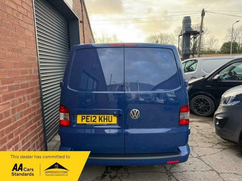 VOLKSWAGEN TRANSPORTER
