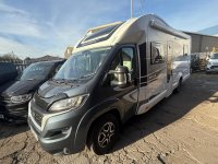 SWIFT ESCAPE 674