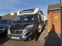 SWIFT ESCAPE 674