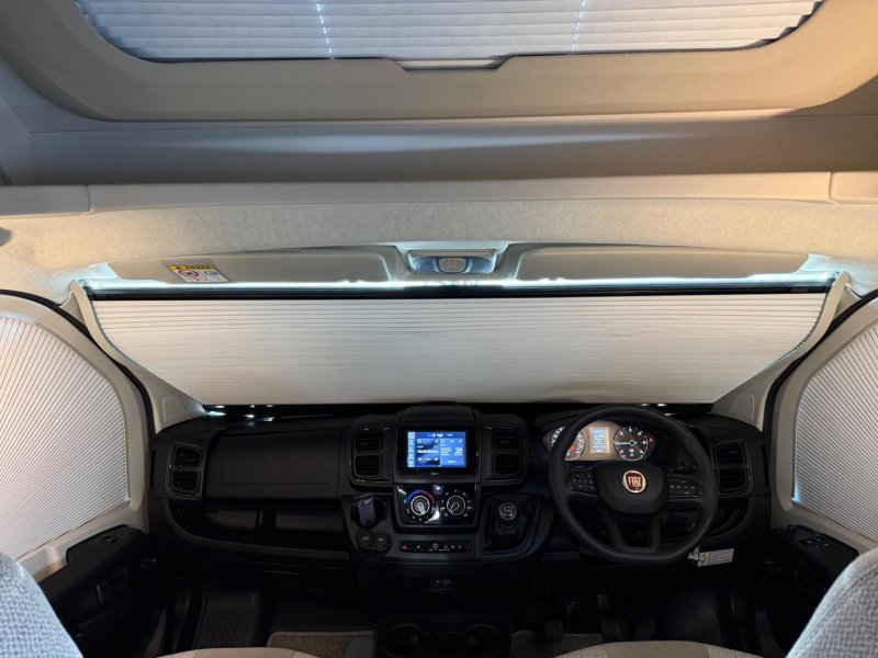 SWIFT ESCAPE 674