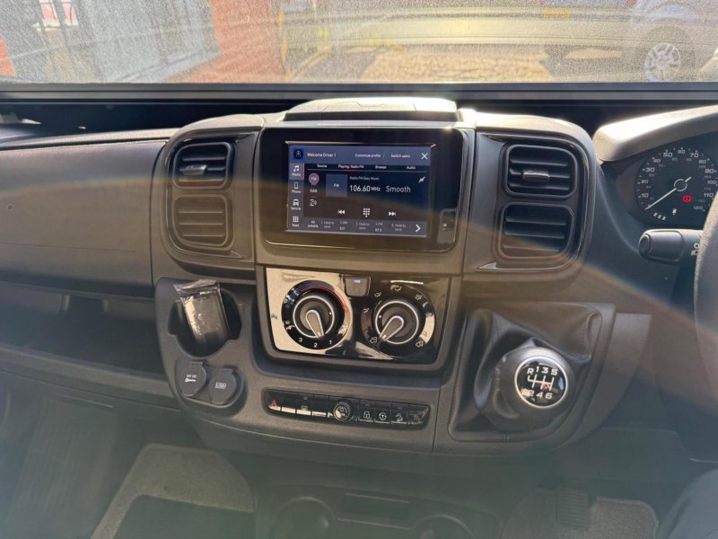 SWIFT ESCAPE 674