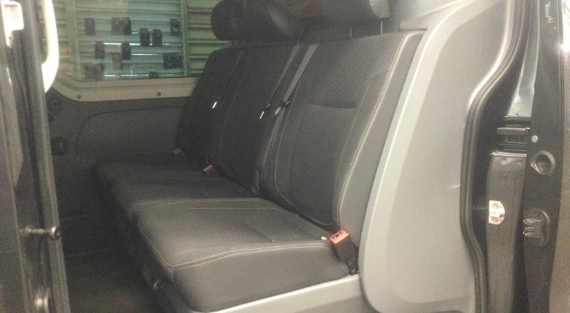 VAUXHALL VIVARO