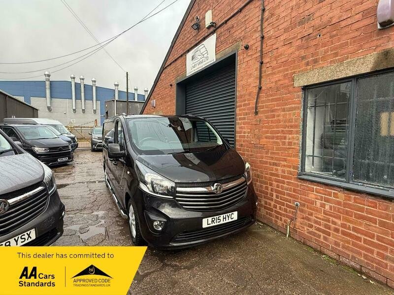 VAUXHALL VIVARO