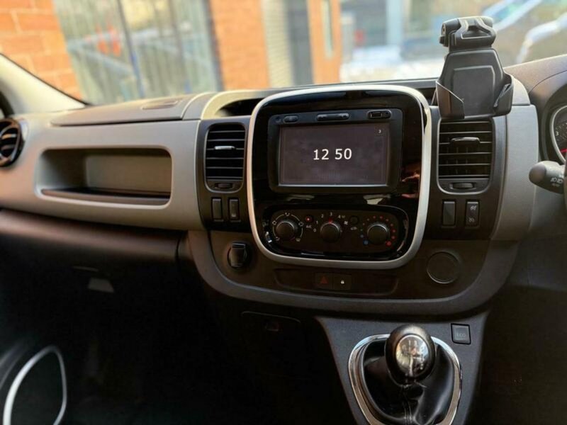 RENAULT TRAFIC