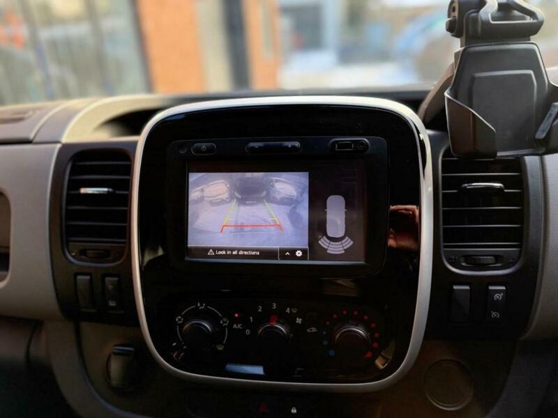 RENAULT TRAFIC