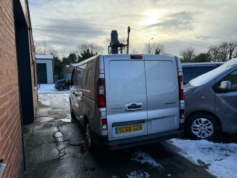 RENAULT TRAFIC