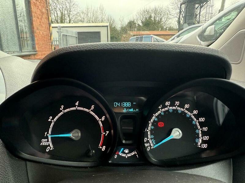 FORD TRANSIT COURIER