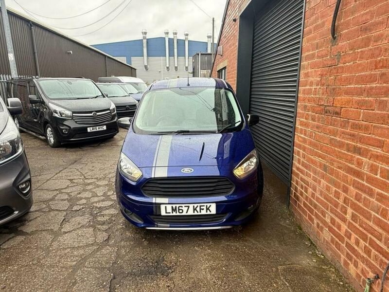 FORD TRANSIT COURIER