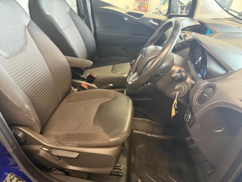 FORD TRANSIT COURIER