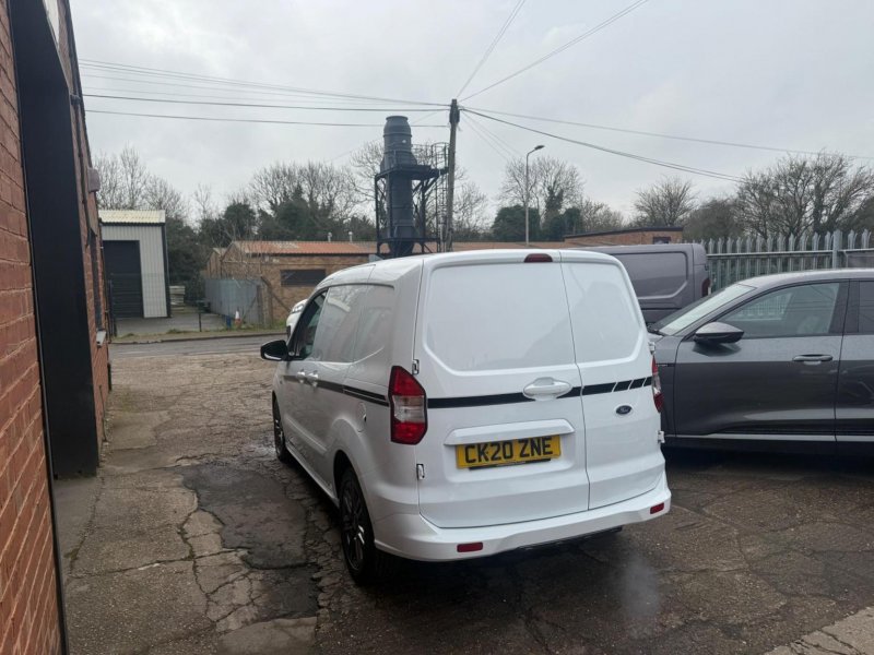 FORD TRANSIT COURIER