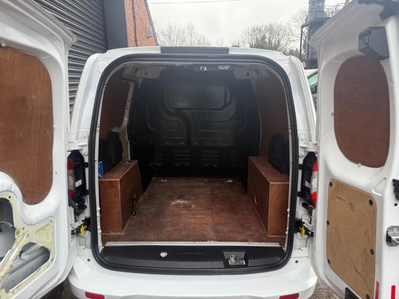 FORD TRANSIT COURIER
