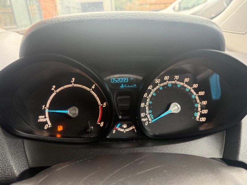 FORD TRANSIT COURIER