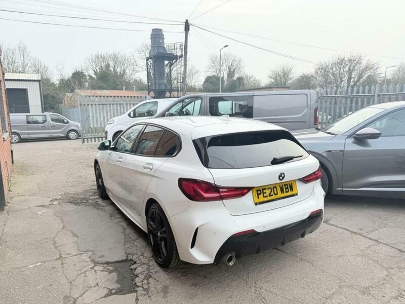 BMW 1 SERIES