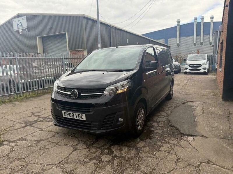 VAUXHALL VIVARO