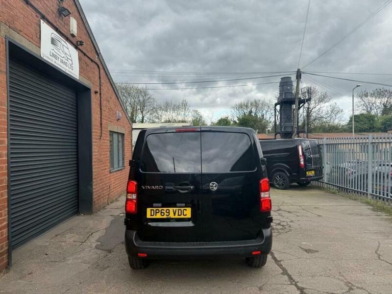 VAUXHALL VIVARO